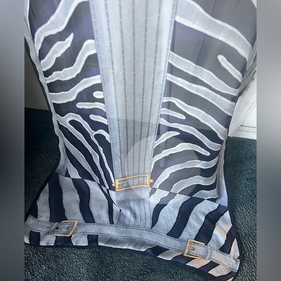 Fendi Scarf/Shawl. Zebra Print. 100% Scarf. Made in Italy. - Picture 6 of 16